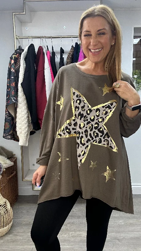 women's tops for those who want to show off their figure in a flattering wayPolly leopard star top