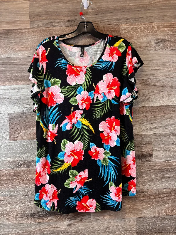 women's T-shirts with high-low hemlinesFloral Print Top Short Sleeve Clothes Mentor, Size Xl