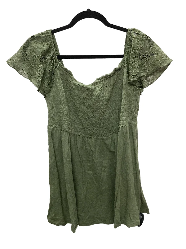 women's T-shirts with moisture-wicking fabricGreen Top Short Sleeve Torrid, Size L