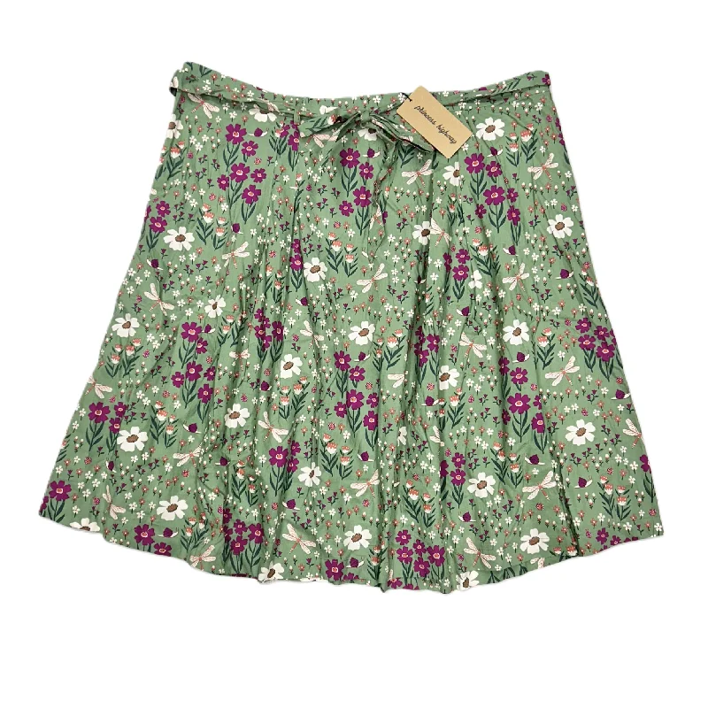 women's velvet mini skirtsSkirt Midi By Modcloth In Green & White, Size: 28