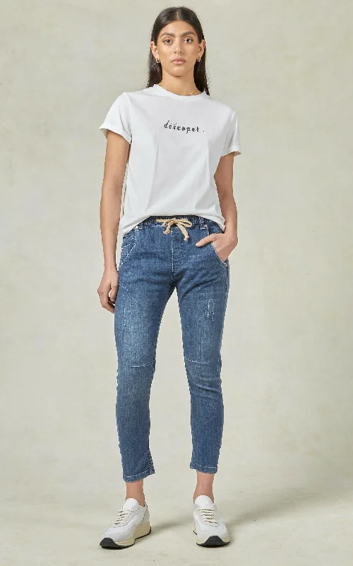 women's denim jeans for a glamorous eveningActive Classic Jeans